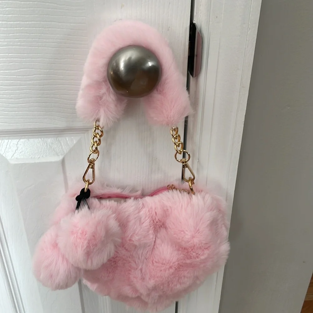 💗Fuzz 🖤 - Picture 5 of 7